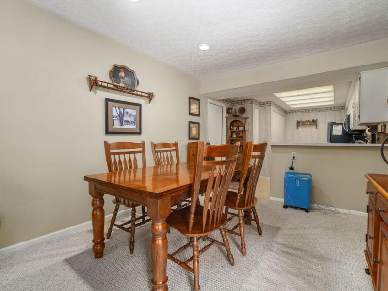 285 Villa Oaks Lane , Columbus, OH 43230 Photo 12