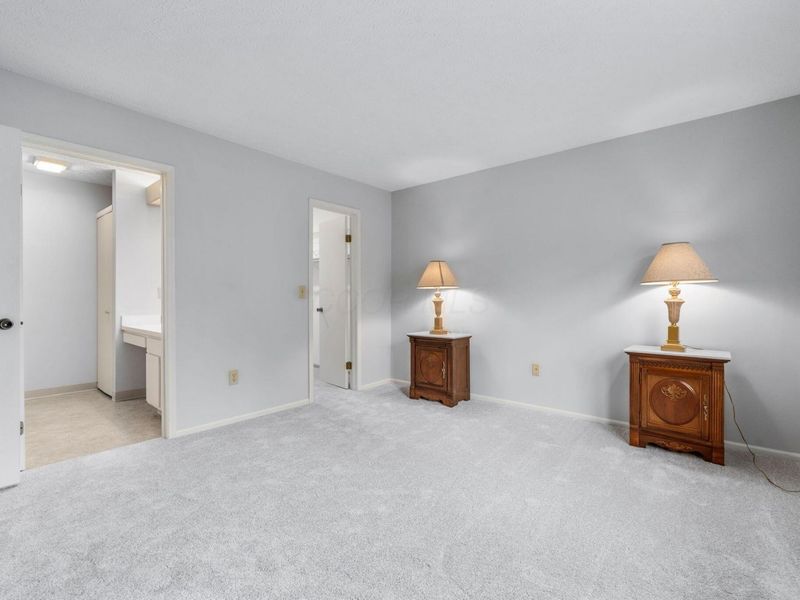 285 Villa Oaks Lane, Columbus, OH 43230 Photo 18