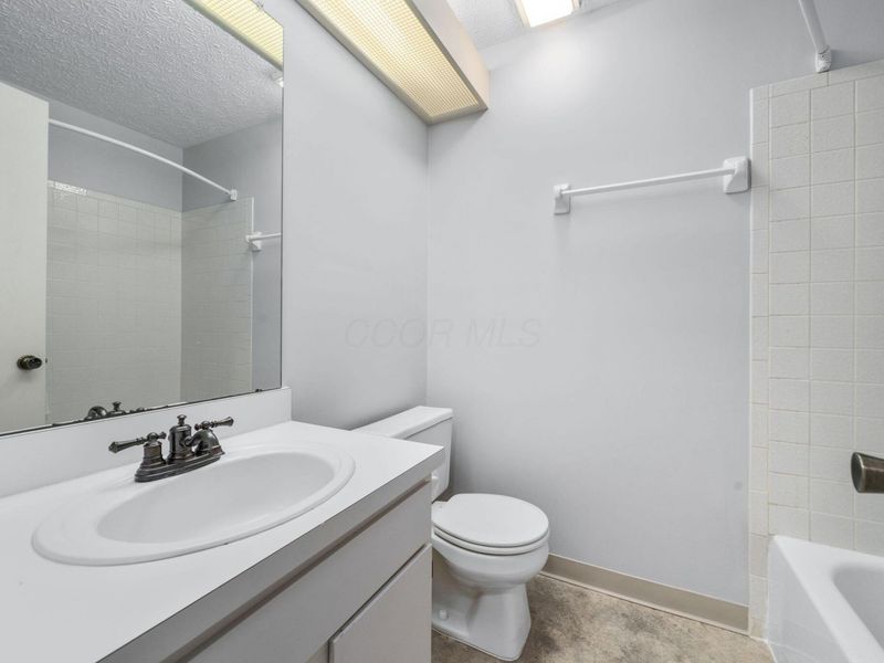 285 Villa Oaks Lane, Columbus, OH 43230 Photo 26