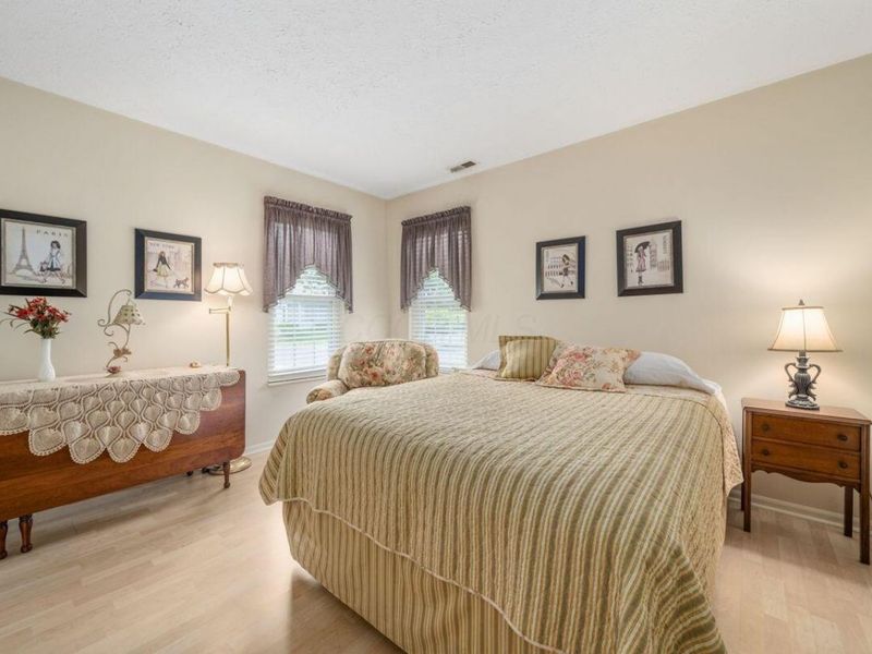 285 Villa Oaks Lane , Columbus, OH 43230 Photo 30