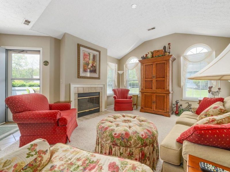 285 Villa Oaks Lane , Columbus, OH 43230 Photo 6