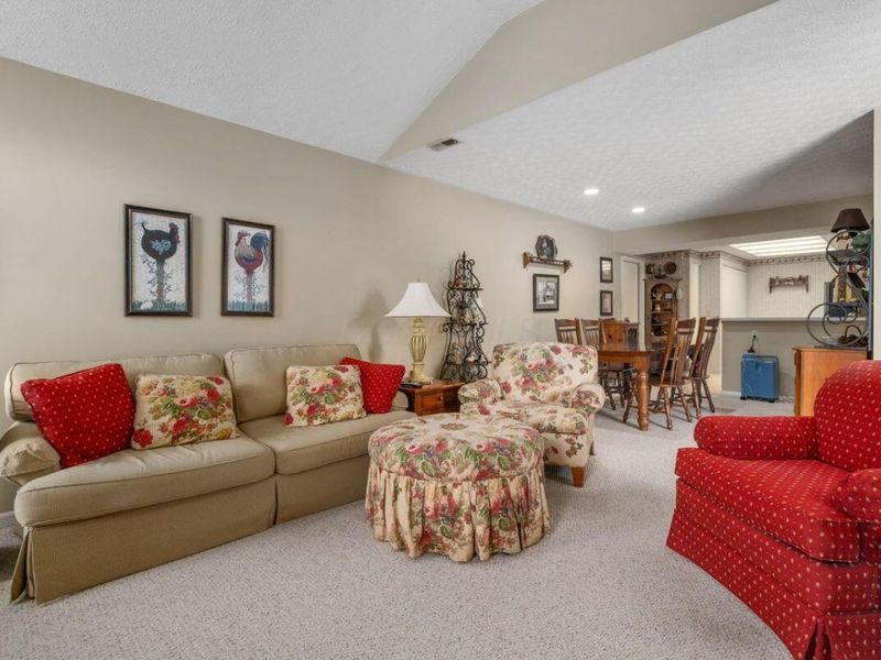 285 Villa Oaks Lane , Columbus, OH 43230 Photo 9