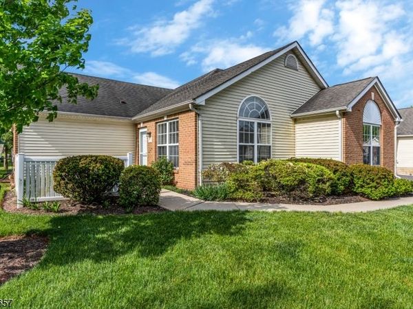 44 Chandler Ct, Hillsborough, NJ 08844