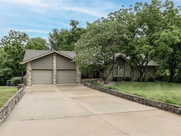 13325 Kimberly Circle, Olathe, KS 66061