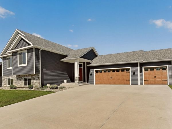5443 Ridgeview Drive NW, Rochester, MN 55901