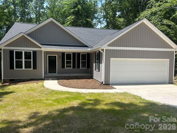 530 Oakwood Circle , Lexington, NC 27295