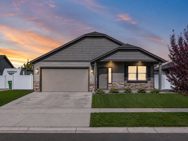 220 S Lawson St, Airway Heights, WA 99001