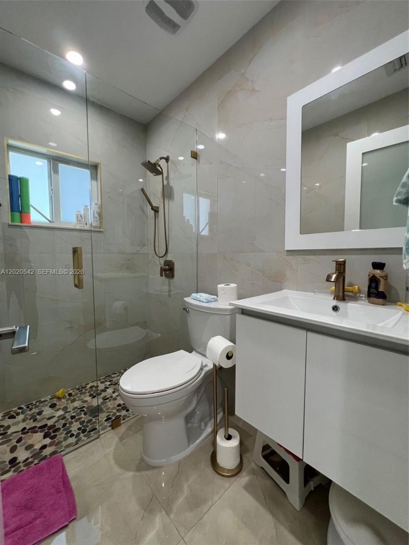 335 W 50th St, Hialeah, FL 33012 Photo