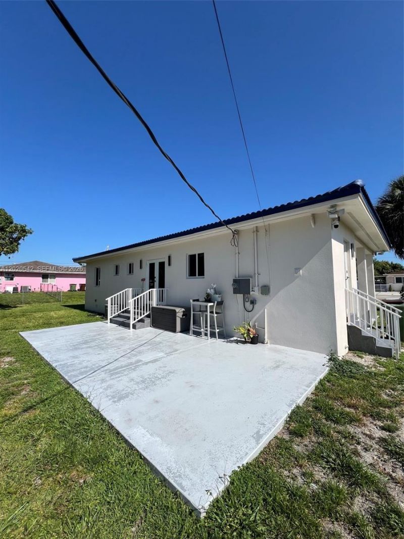 335 W 50th St, Hialeah, FL 33012 Photo