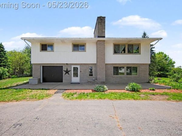 119 Diversy Drive, Columbia Twp, MI 49230