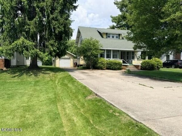 832 E 2nd Street , Defiance, OH 43512