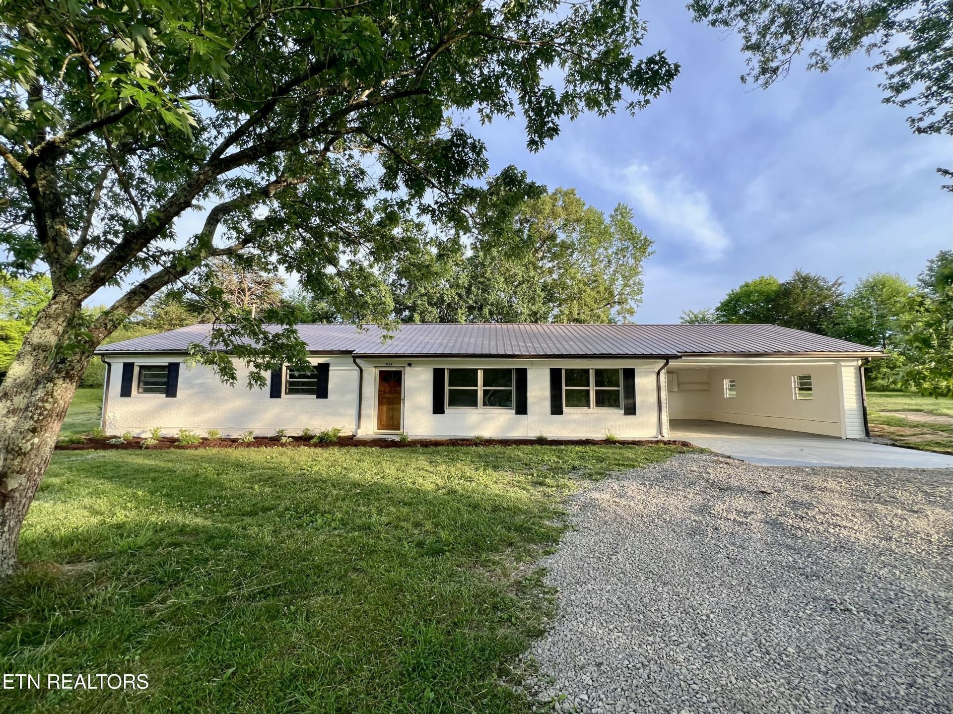 1024 Reagan Valley Rd, Tellico Plains, TN 37385 Main Photo