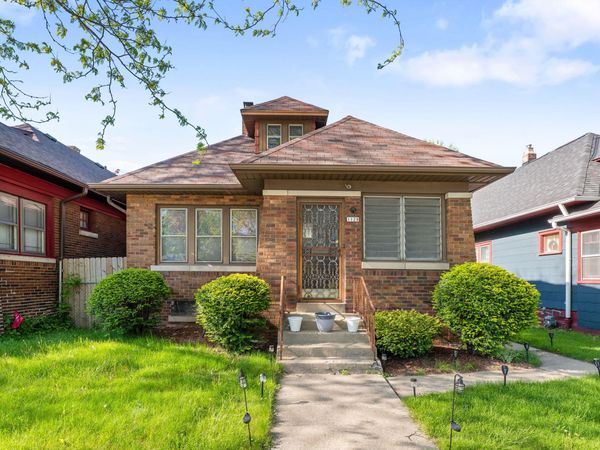 1128 W Capitol Dr, Milwaukee, WI 53206