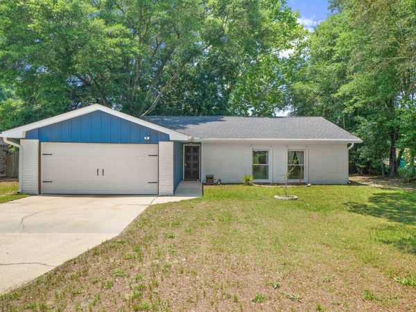 39 9th Street, Shalimar, FL 32579