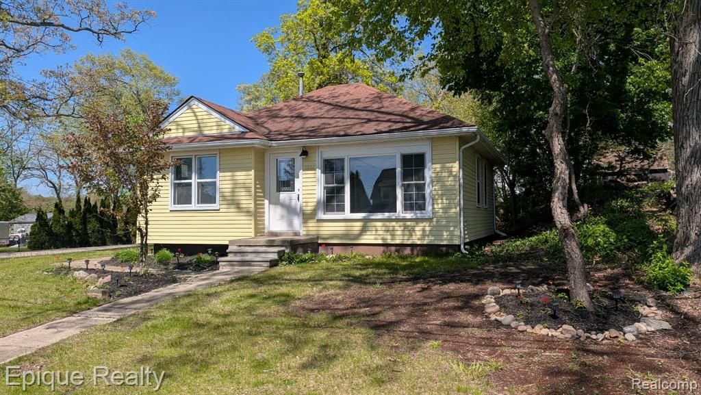 3605 Jackson Boulevard, White Lake Township, MI 48383 Main Photo