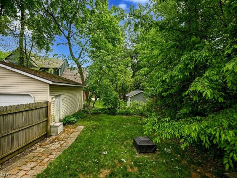 1390 Delia Avenue , Akron, OH 44320 Photo 10