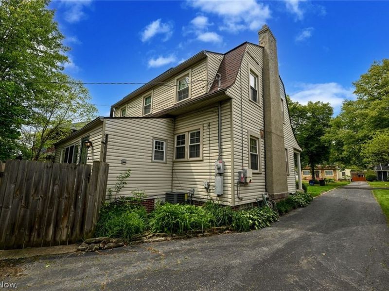 1390 Delia Avenue , Akron, OH 44320 Photo 4