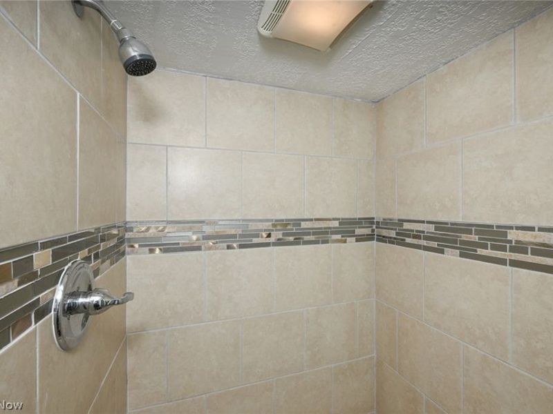 1390 Delia Avenue , Akron, OH 44320 Photo 44