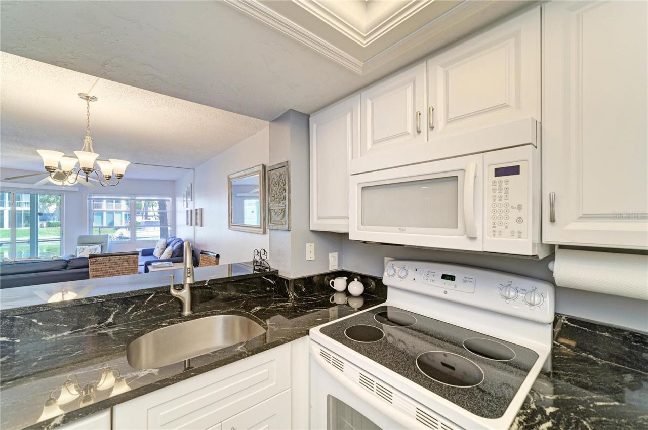 1257 S Portofino Drive, Unit 104, Sarasota, FL 34242 Photo