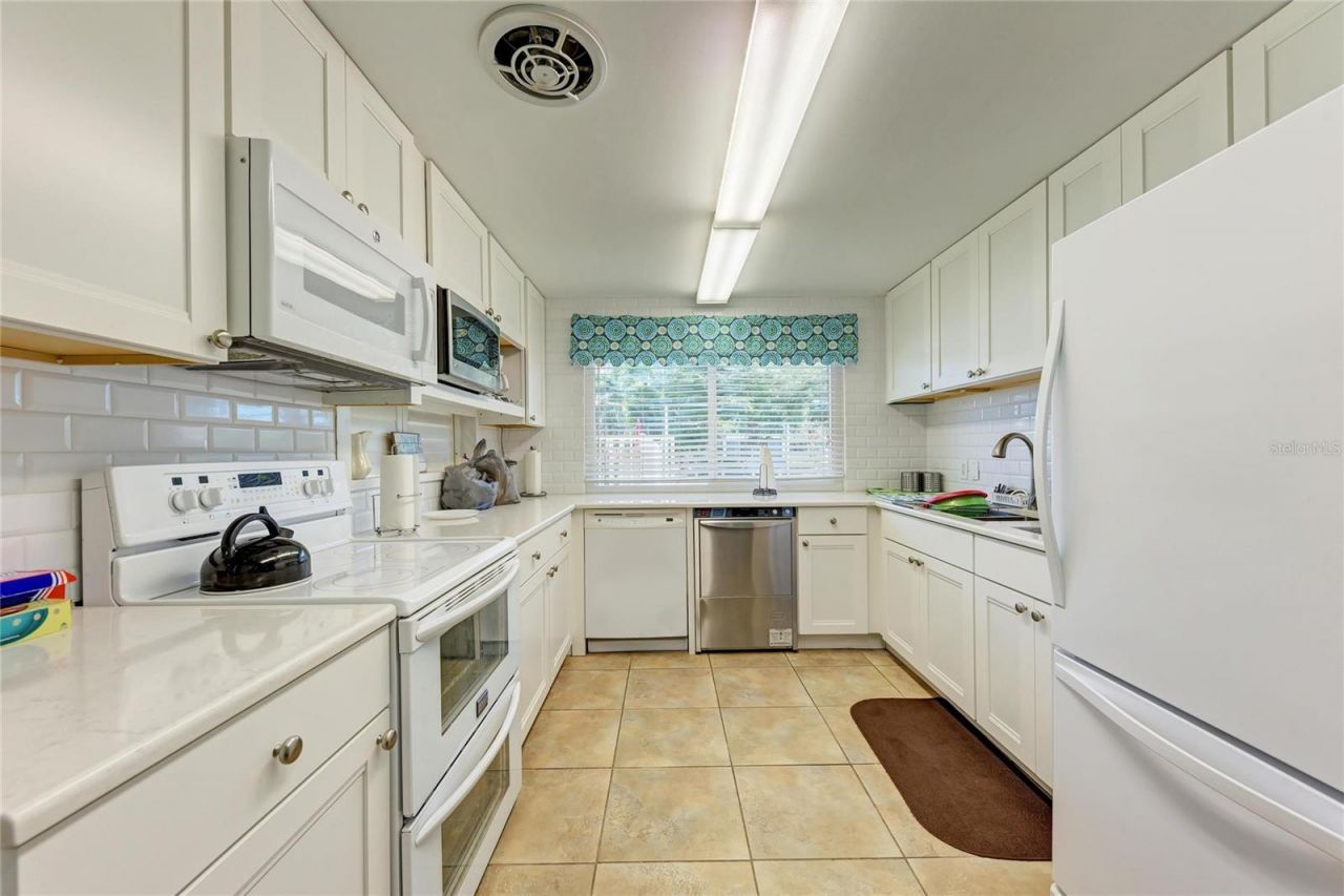 1257 S Portofino Drive, Unit 104, Sarasota, FL 34242 Photo
