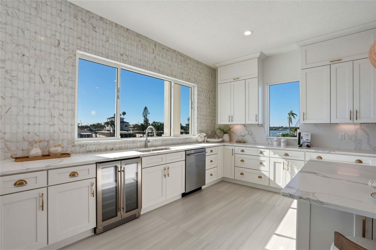 534 Crystal Drive, Madeira Beach, FL 33708 Photo