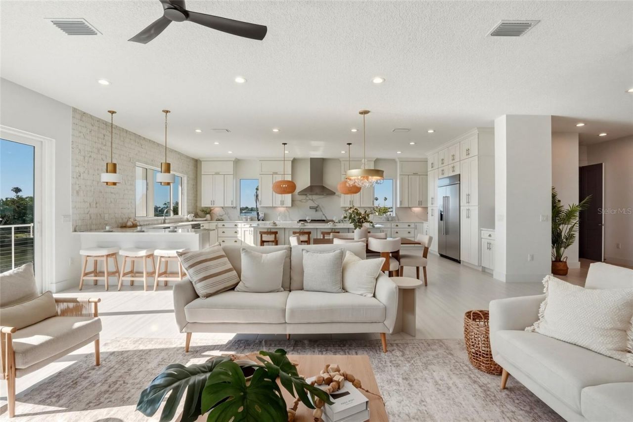 534 Crystal Drive, Madeira Beach, FL 33708 Photo