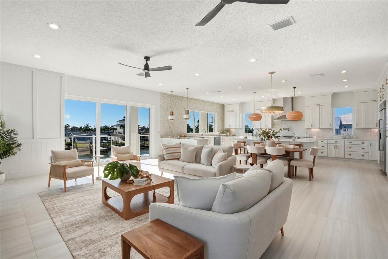534 Crystal Drive, Madeira Beach, FL 33708 Photo