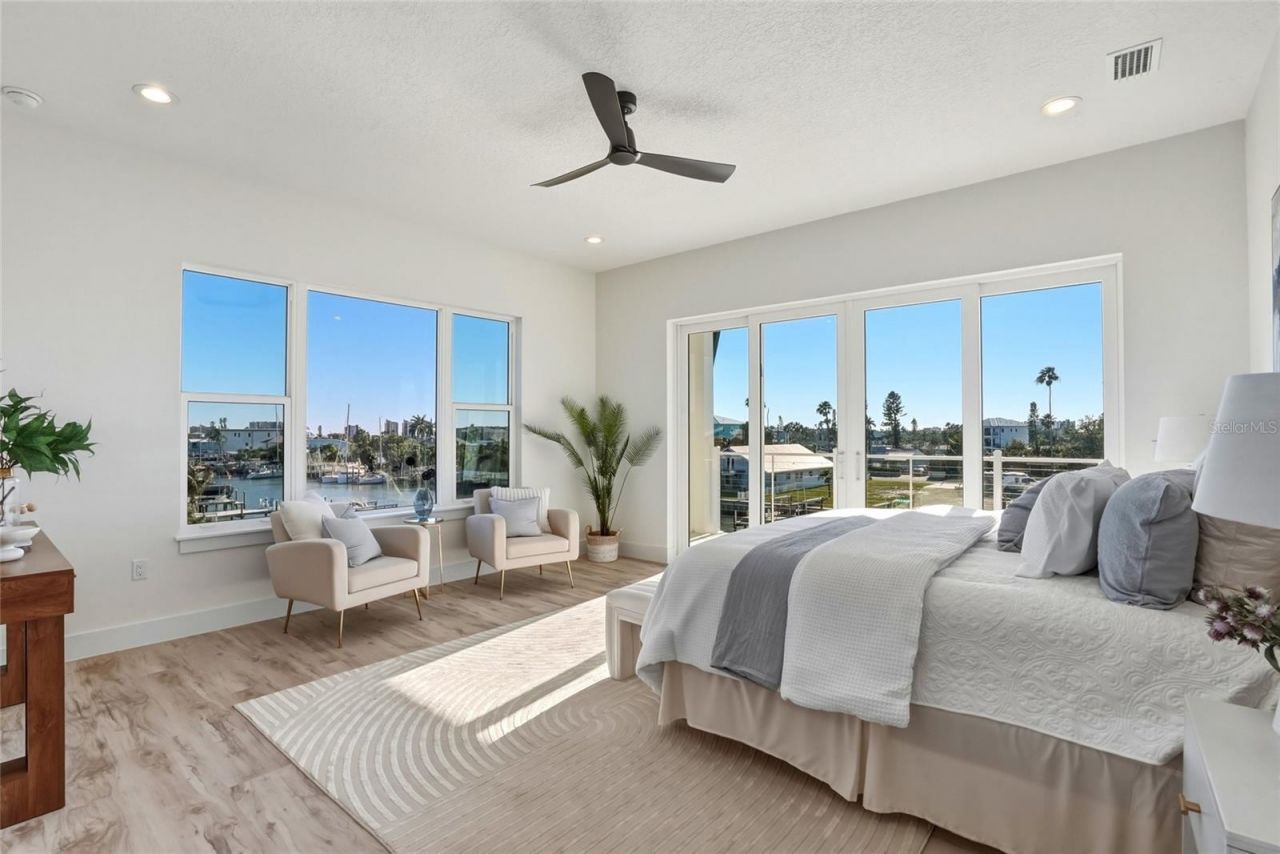 534 Crystal Drive, Madeira Beach, FL 33708 Photo