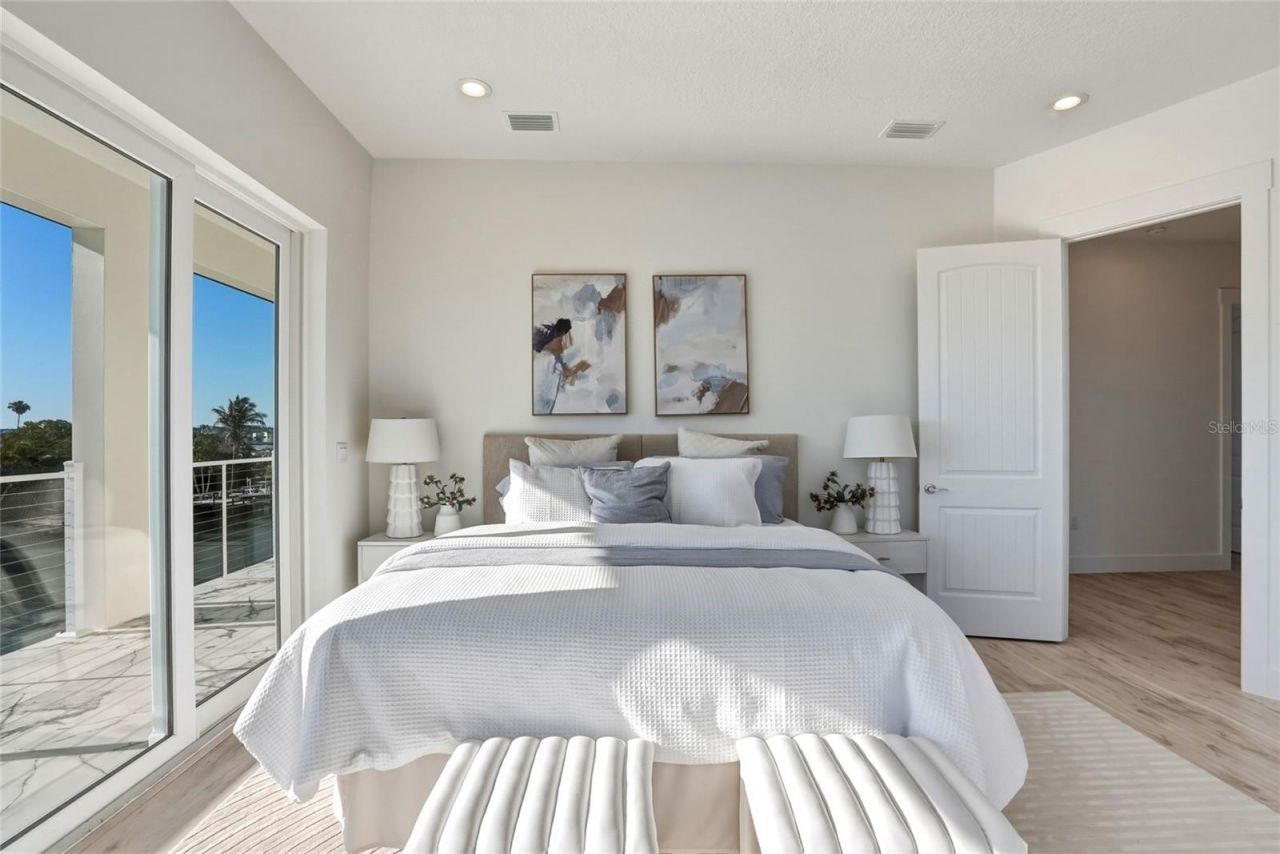 534 Crystal Drive, Madeira Beach, FL 33708 Photo