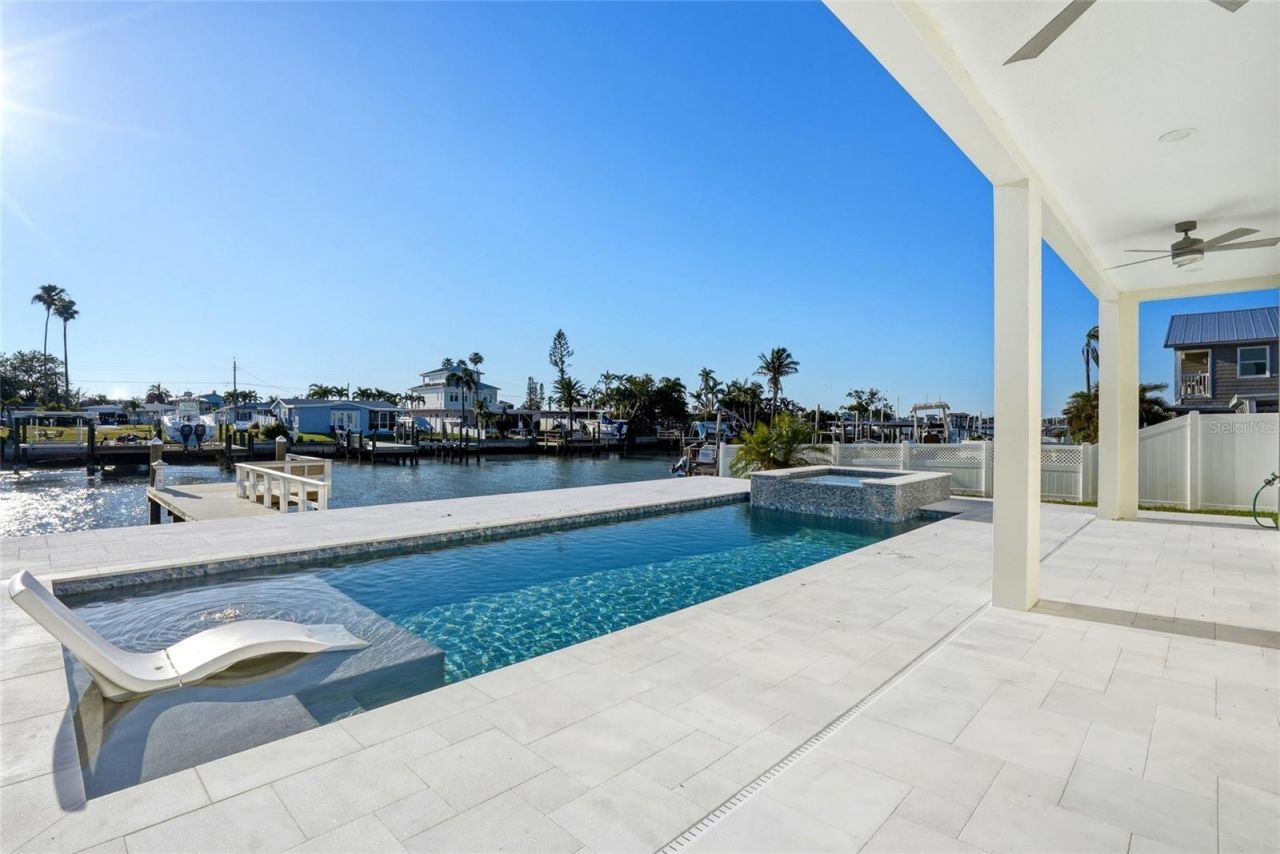 534 Crystal Drive, Madeira Beach, FL 33708 Photo