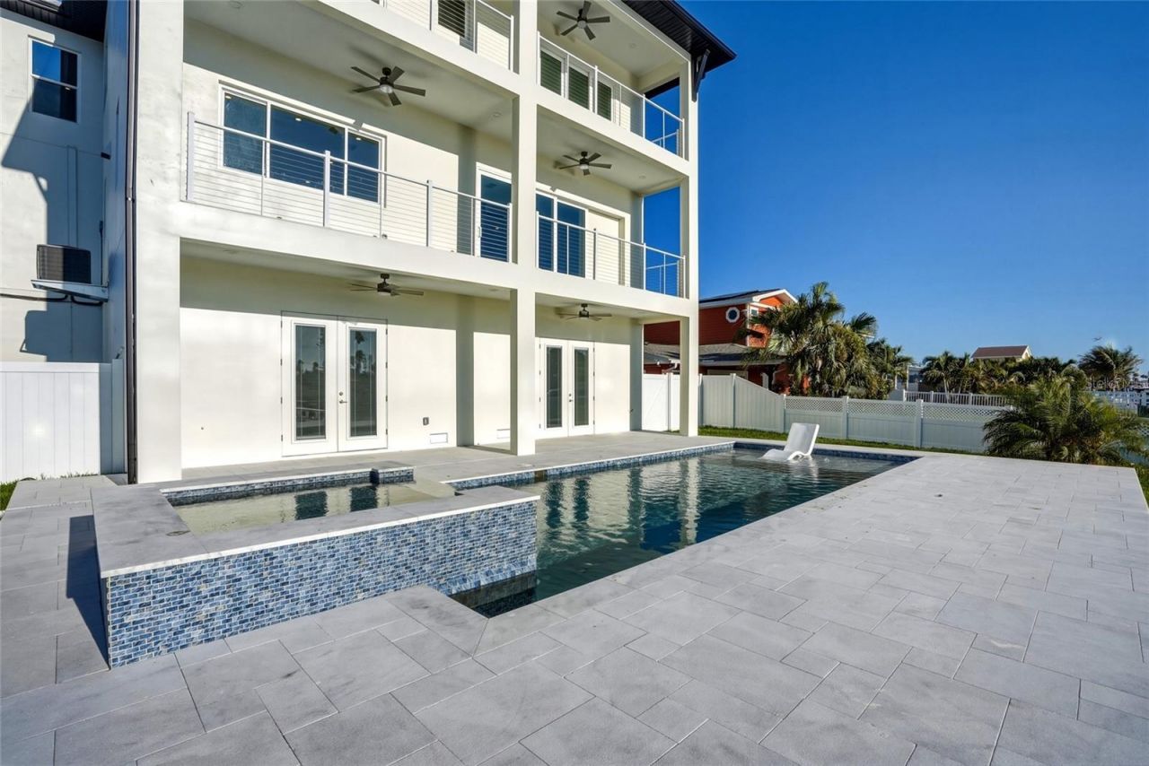 534 Crystal Drive, Madeira Beach, FL 33708 Photo