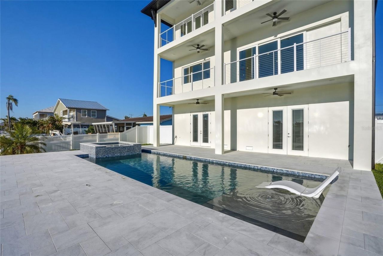 534 Crystal Drive, Madeira Beach, FL 33708 Photo