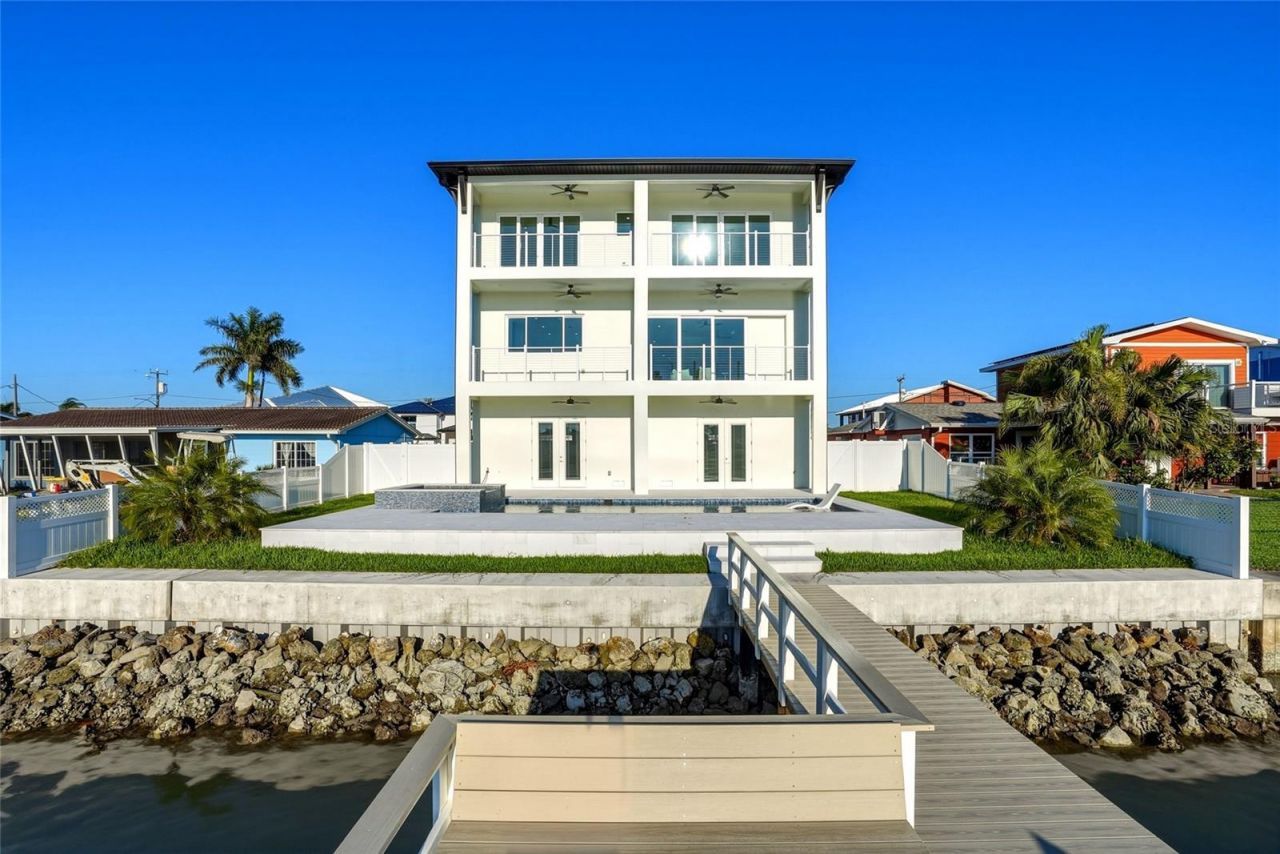 534 Crystal Drive, Madeira Beach, FL 33708 Photo