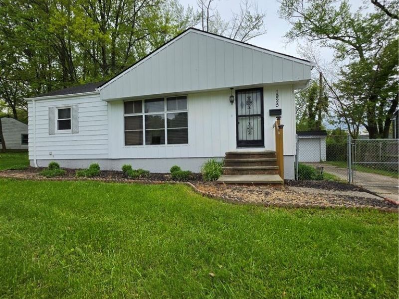 1925 Ridgehill Road, Cleveland, OH 44121 Photo 1