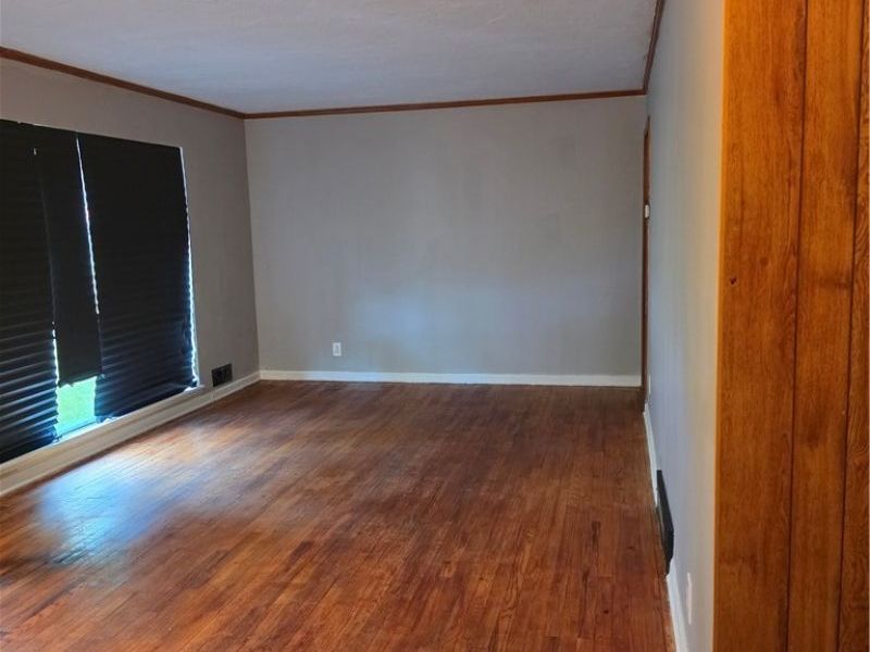 1925 Ridgehill Road, Cleveland, OH 44121 Photo 10