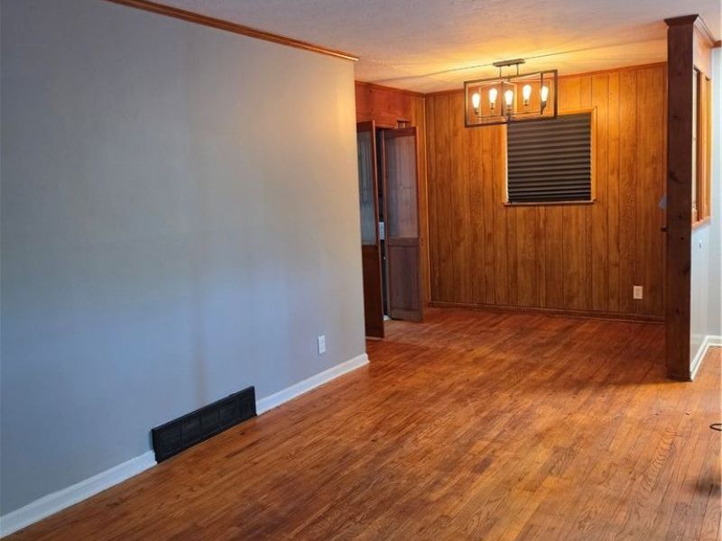 1925 Ridgehill Road, Cleveland, OH 44121 Photo 11
