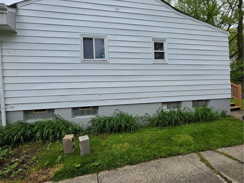 1925 Ridgehill Road, Cleveland, OH 44121 Photo 4