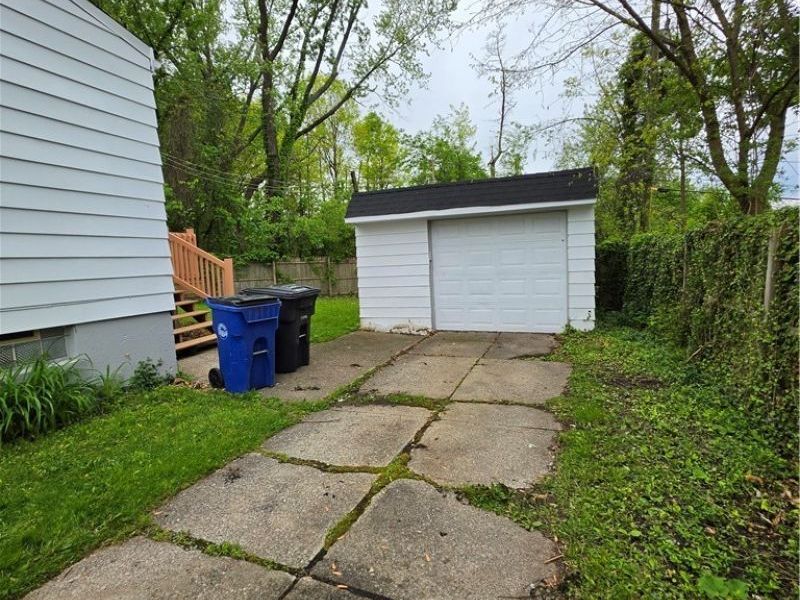 1925 Ridgehill Road, Cleveland, OH 44121 Photo 5