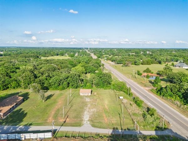 1705 W Walnut Street, Tecumseh, OK 74873
