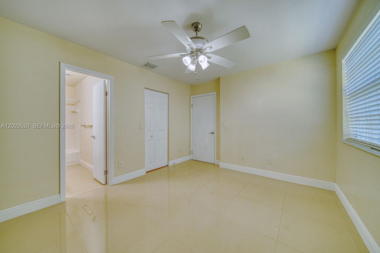 18326 NW 68th Ave , Unit H, Hialeah, FL 33015 Photo