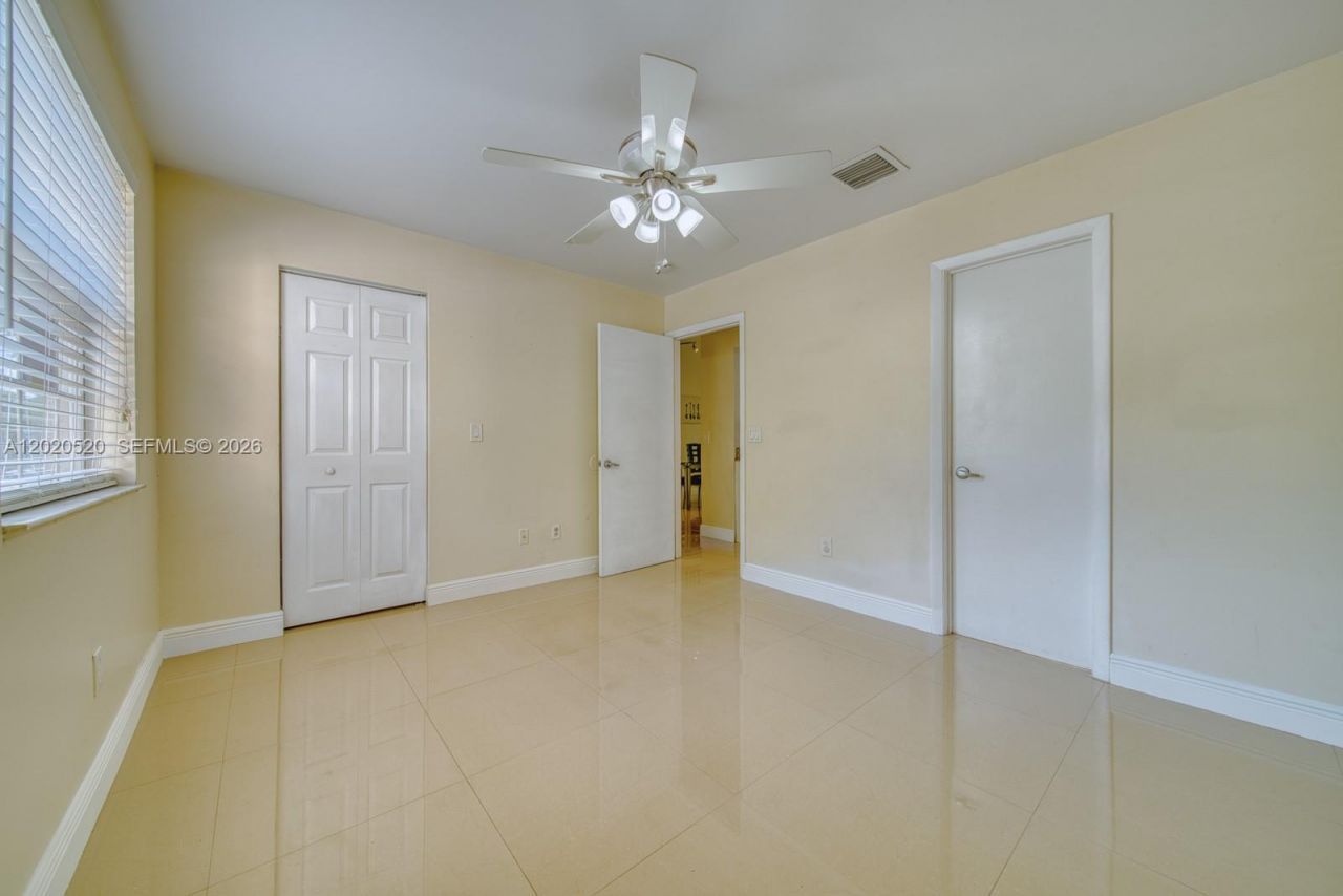 18326 NW 68th Ave , Unit H, Hialeah, FL 33015 Photo
