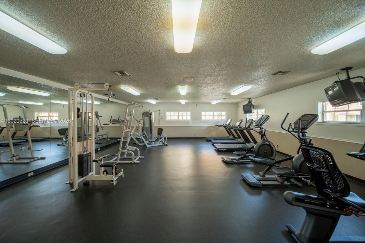 18326 NW 68th Ave , Unit H, Hialeah, FL 33015 Photo