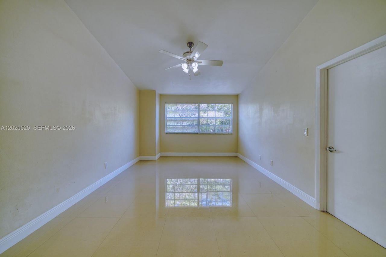 18326 NW 68th Ave , Unit H, Hialeah, FL 33015 Photo