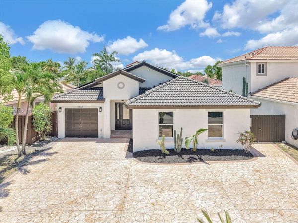 7868 NW 194th St , Hialeah, FL 33015