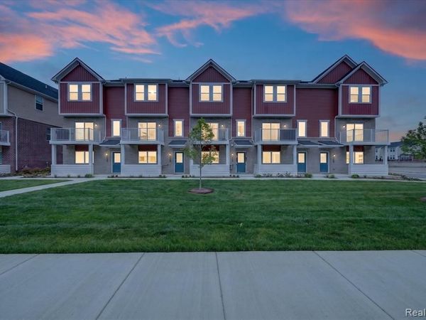 4876 E Ludlow Lane, Troy, MI 48085