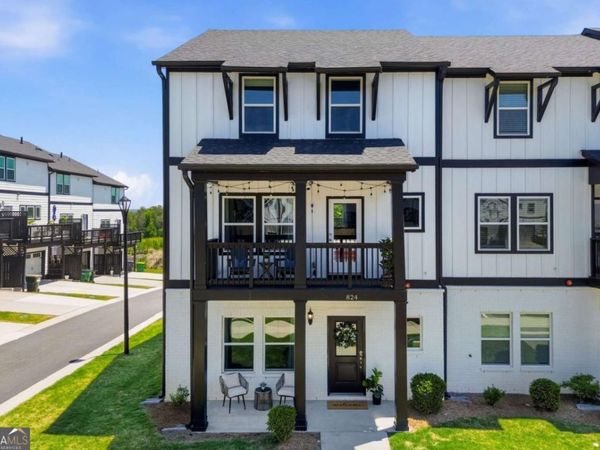 824 Mackay Creek, Woodstock, GA 30188