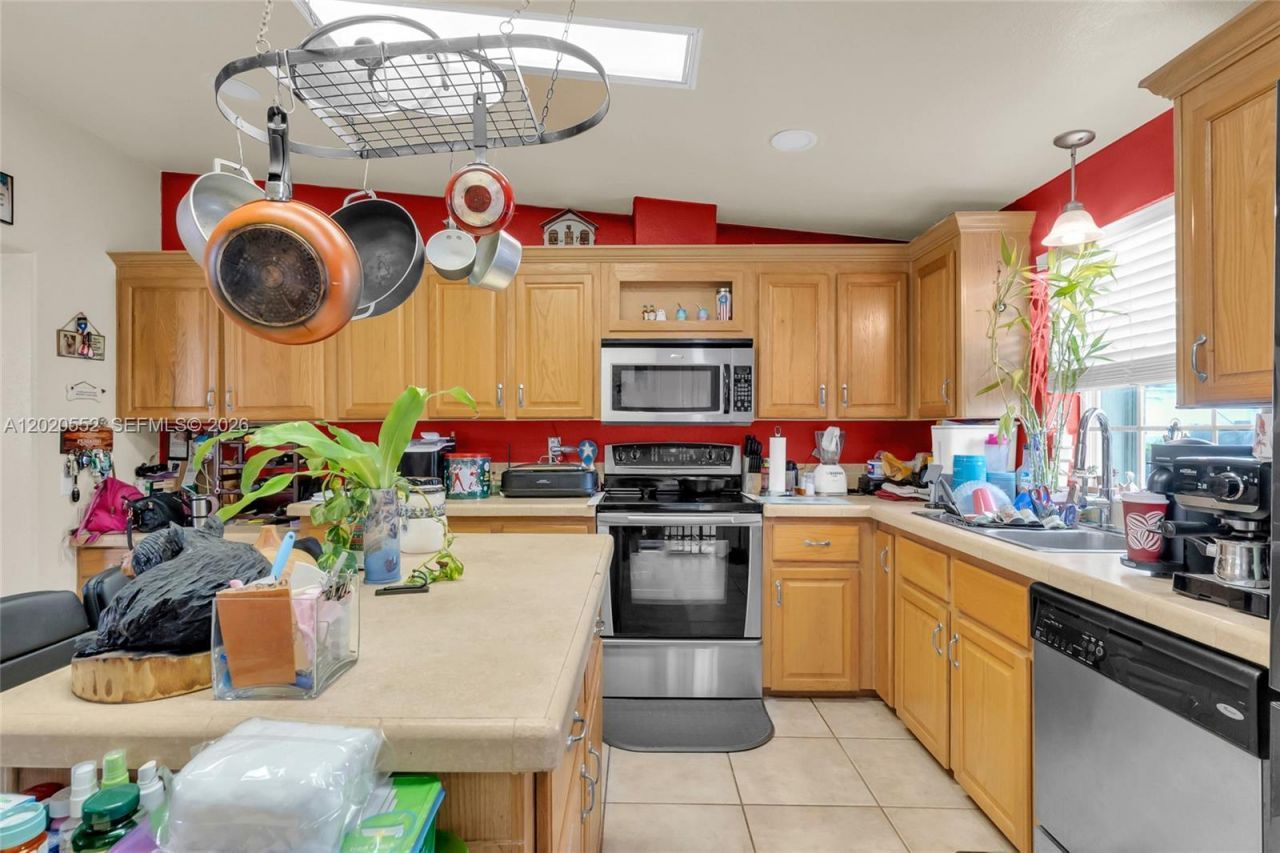 19800 SW 180 Ave , Miami, FL 33187 Photo