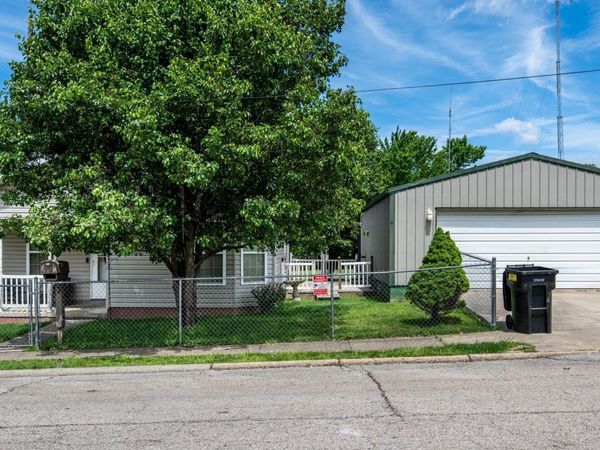 710 W CHARLESTON Street, Harrisburg, IL 62946