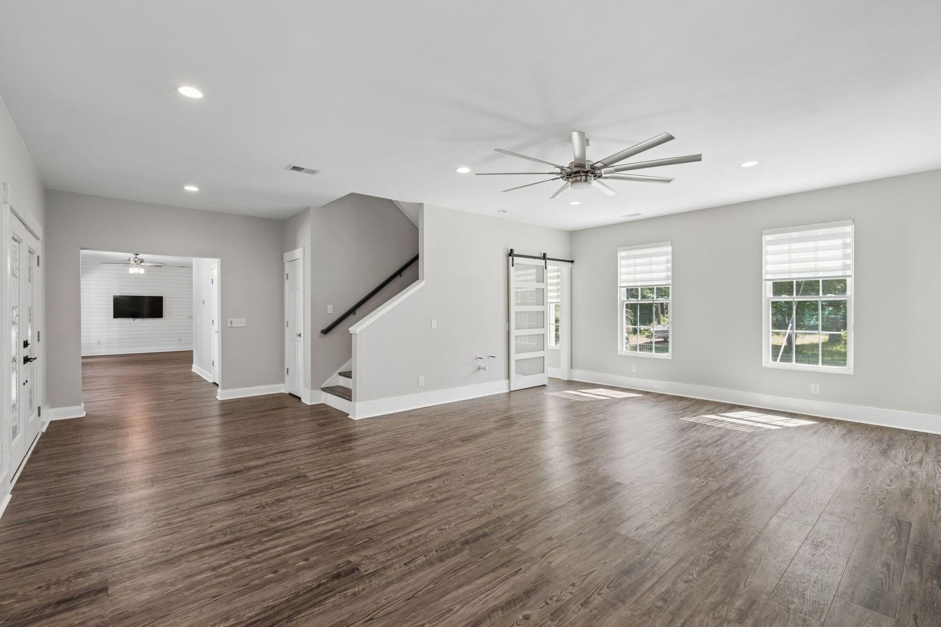 958 Beehive Road Photo 14