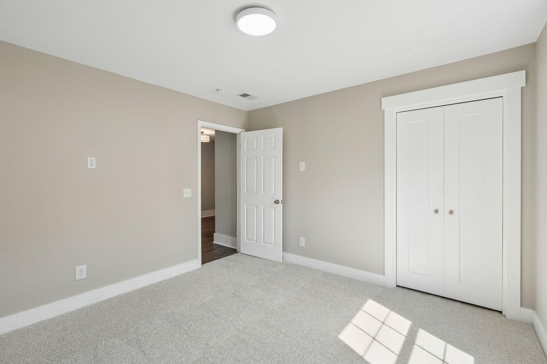 958 Beehive Road Photo 27